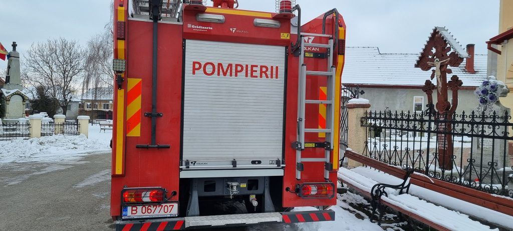 Mașină nouă de pompieri la Rușii Munți