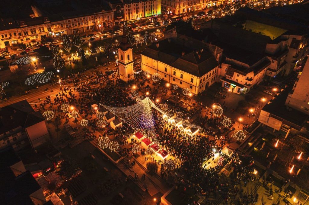 FOTO: Iluminat festiv spectaculos la Târgu Mureș!