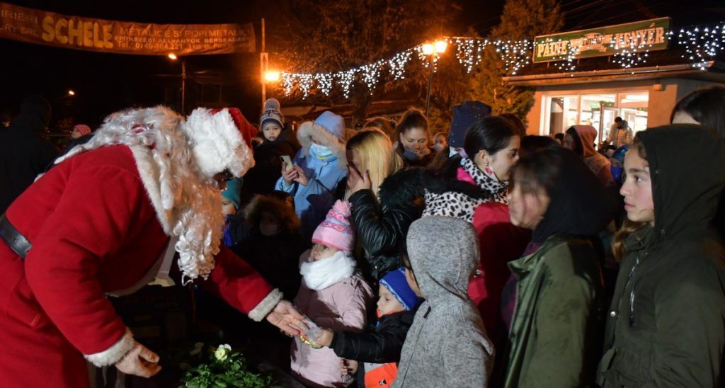 VIDEO, FOTO: Iluminat festiv de poveste în Sângeorgiu de Mureș