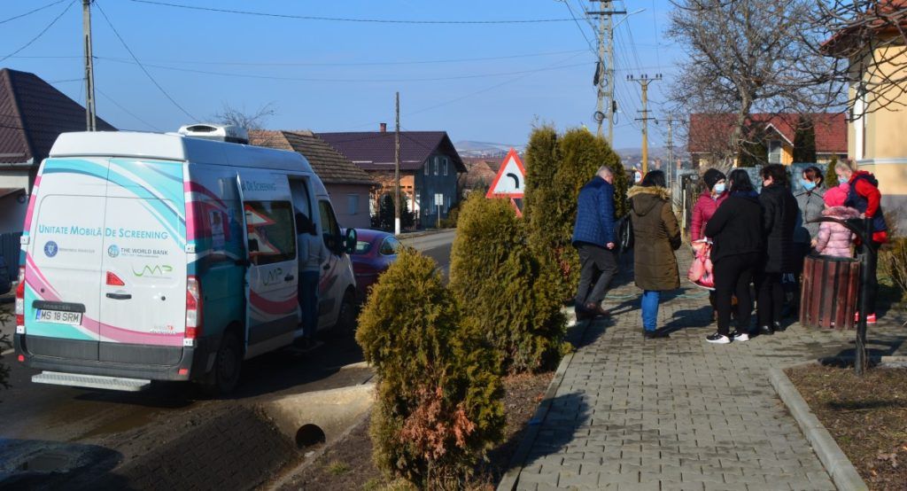 Caravana mobilă pentru screeningul cancerul de col uterin a ajuns la Râciu