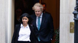 Doi consilieri influenţi ai premierului Boris Johnson şi-au dat demisia