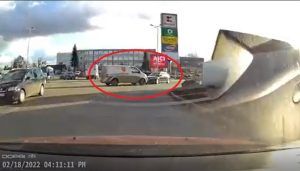 VIDEO: Impact între o dubă și un Audi, în Reghin
