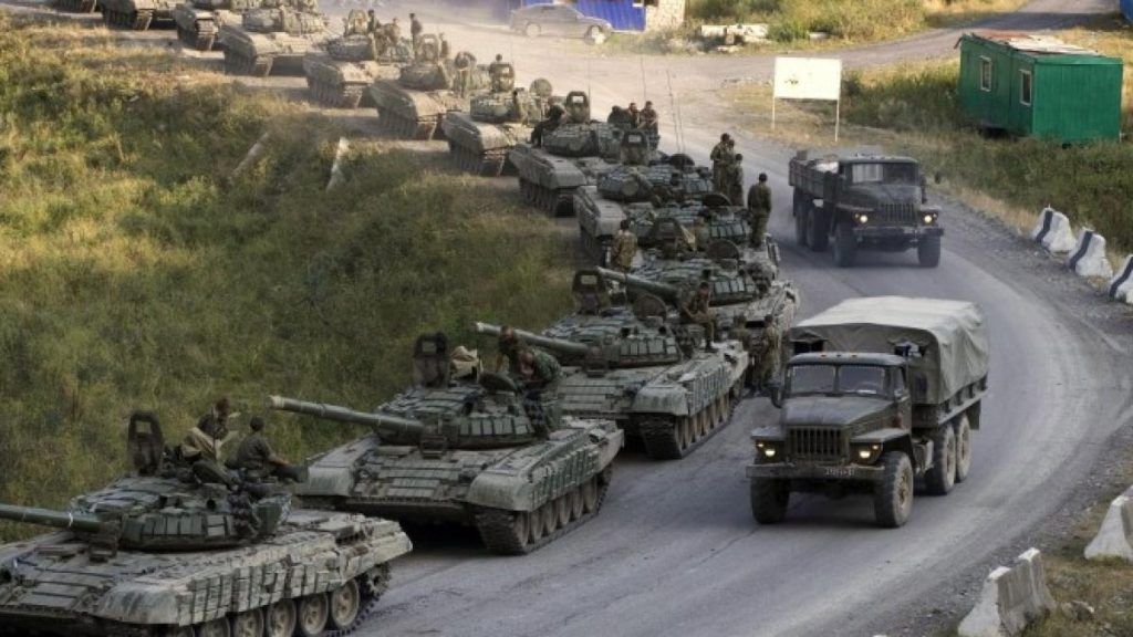 Tot mai multe forţe ruse la frontiera cu Ucraina