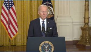 Preşedintele Biden susţine că o invazie rămâne posibilă