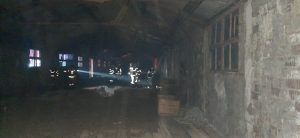 FOTO: Incendiu la un depozit de lemne din județul Mureș