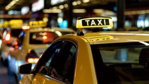 Registrul Auto Român, anunț important despre geamurile fumurii ale taxiurilor