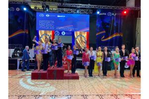 FOTO: Campionatul național de dans sportiv 2022. Medalii câștigate de perechile din Mureș