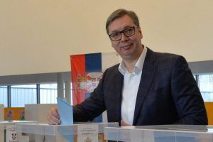 Aleksandar Vucic câştigă alegerile în Serbia