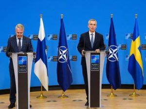 Finlandezii vor în NATO