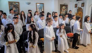 Prima Împărtășanie pentru copiii de etnie romă din Parohia Greco-Catolică Târnăveni IV