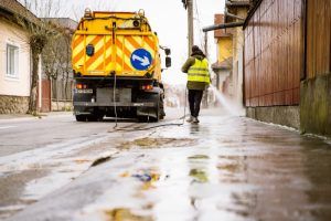 Străzi din Târgu Mureș spălate în acest weekend