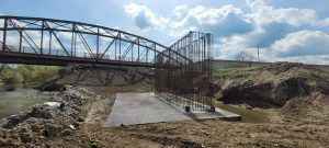 FOTO: Lucrări avansate la noul pod din Vânători