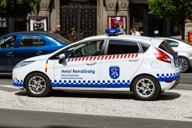 AUR Mureș, sesizare la Prefectură pe tema mașinilor bilingve ale Poliției Locale Târgu Mureș