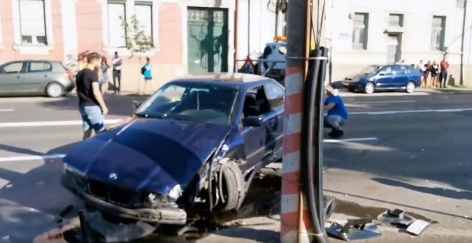 VIDEO: Accident pe strada Gheorghe Doja din Târgu Mureș