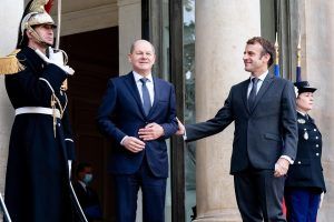 ”Scholz și Macron nu ar trebui să discute cu Putin”
