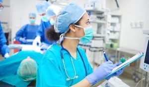 42 de posturi de asistent medical și îngrijitoare, disponibile la Spitalul de Urgență Târgu Mureș