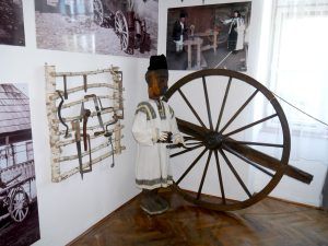 VIDEO: Incursiune în meșteșugul rotăritului la Muzeul Etnografic ”Anton Badea”