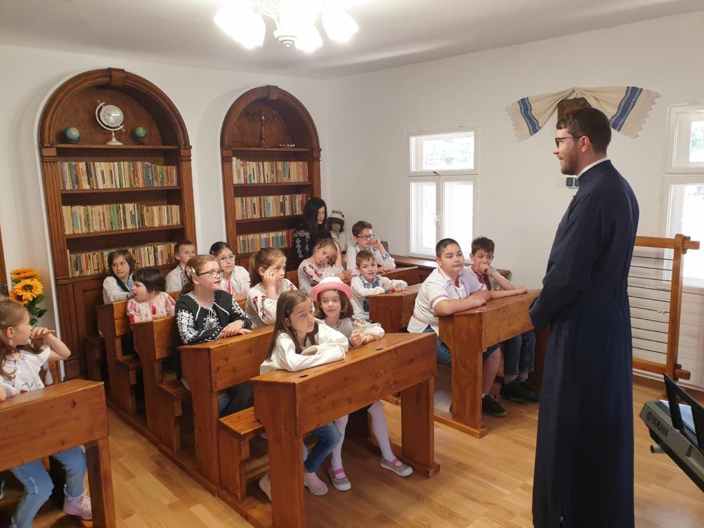 Ziua Internațională a Copilului, la prima școală românească din Târgu-Mureș