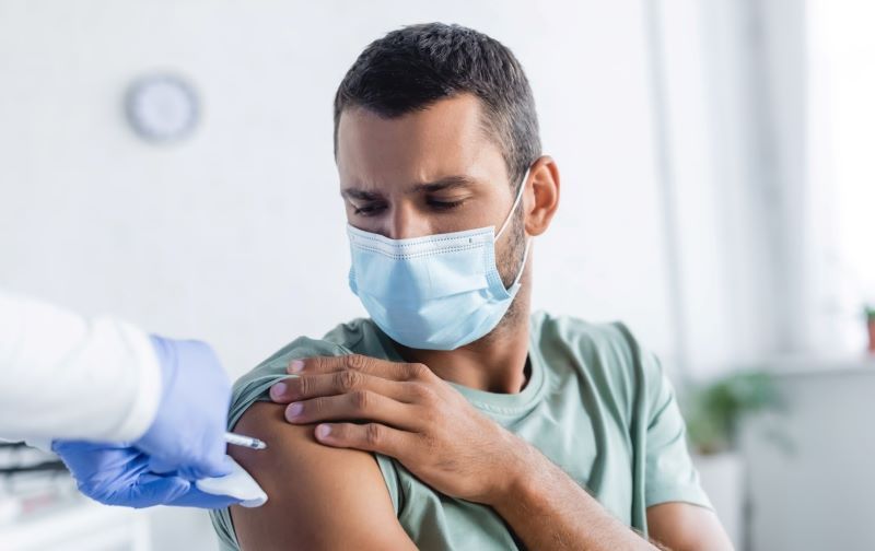 Câte vaccinuri anti COVID-19 au fost administrate în 2021 în județul Mureș