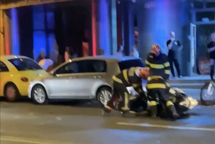 Accident pe Bulevard între un scuter și un autoturism