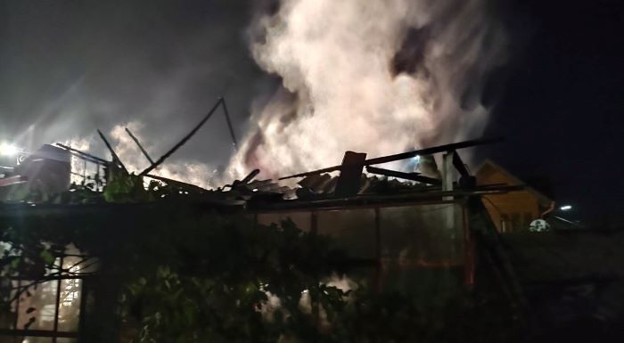 Incendiu nocturn la un atelier de tâmplărie din Livezeni