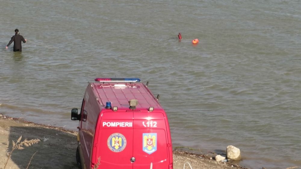 Chinari: Persoană căutată în râul Mureș de scafandri ISU-Salvamont