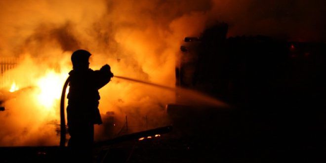 Livezeni: Incendiu nocturn la un adăpost de animale improvizat