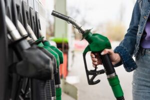 Se ieftinește combustibilul? Unde găsiți în Târgu Mureș cele mai mici prețuri la benzină și motorină