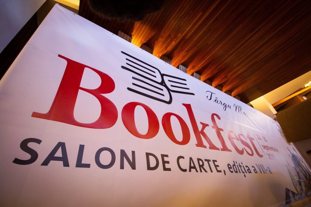 LIVE. Regal de carte la Bookfest Târgu Mureș