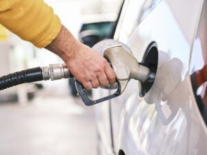 Ungaria prelungește plafonarea prețurilor la combustibili