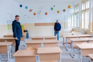 Alexandru György: Condiții decente în școlile din Târgu Mureș