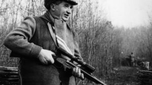 VIDEO: Amintiri vânătorești despre Nicolae Ceaușescu povestite de un mureșean haios