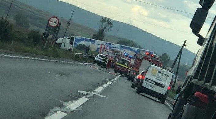 FOTO: Accident cu doi morți pe E60, în județul Mureș