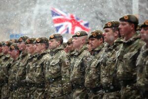 Marea Britanie va crește cheltuielile de apărare