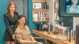 FOTO: Szidonia Ivácson, despre tainele hairstyling-ului