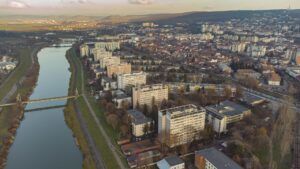 Pod între cartierele Unirii și Aleea Carpați propus de liberalii din Târgu Mureș