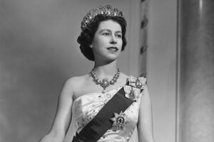 Regina Elisabeta a II-a s-a stins din viață, după 70 de ani de domnie onorabilă!