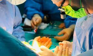 Replantare de mână la Spitalul de Urgenţă Târgu Mureş