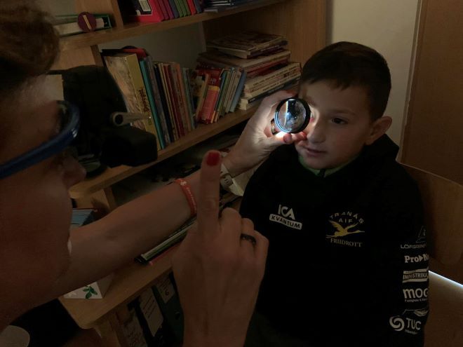 Târgu Mureș: Consultații gratuite și ochelari pentru copiii din medii defavorizate