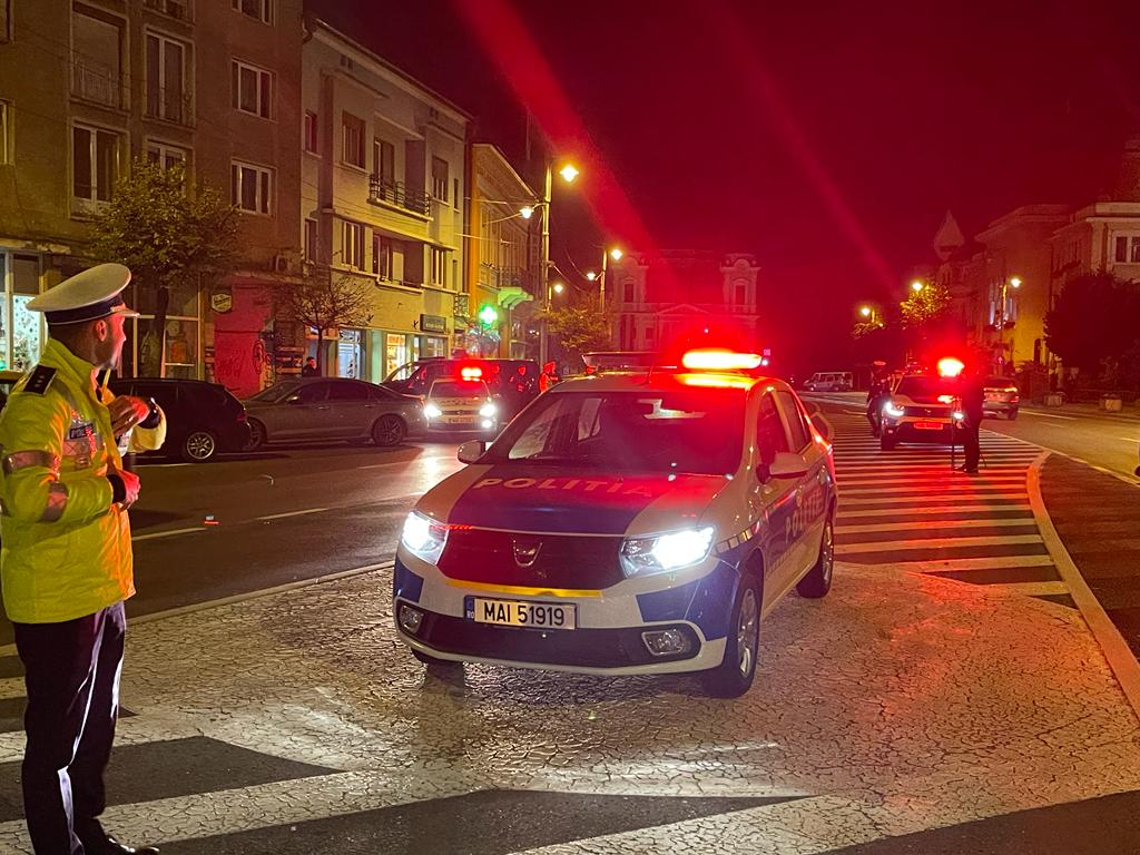 Razie nocturnă la Târgu Mureș: zeci de amenzi, pistol indisponibilizat și permise auto reținute