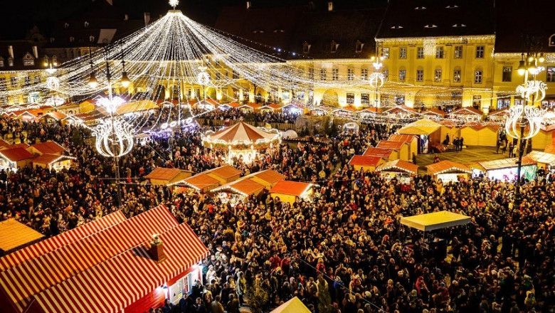 Pregătiri pentru Târgul de Crăciun de la Sibiu