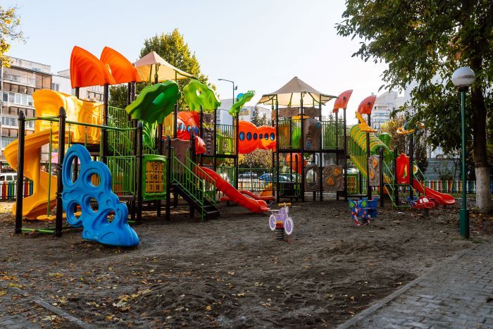 Târgu Mureș: Parcul copiilor de la Fortuna, refăcut