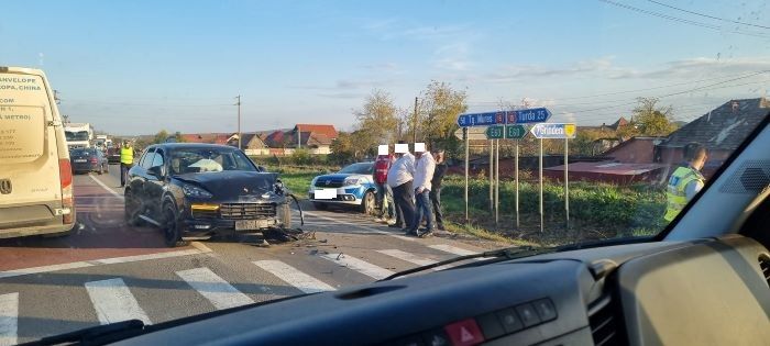 Mașină de Poliție implicată într-un accident, în Chețani