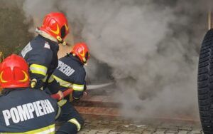 Incendiu la un autoturism din Târnăveni