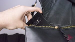Adolescent din Târgu Mureș cercetat pentru furtul unui telefon mobil