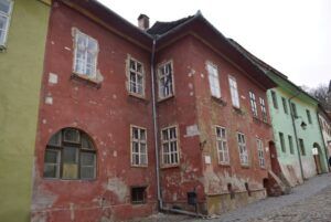REPORTAJ. Casa Bacon din Sighișoara – istoria revoluției medicale sighișorene și a feminismului european