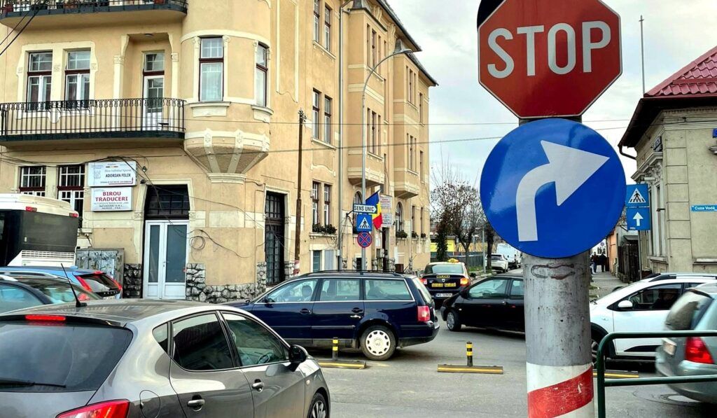 Reguli noi într-o intersecție din centrul Târgu Mureșului