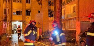 FOTO: Bloc din Târgu Mureș evacuat din cauza unui incendiu