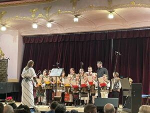 Concert înălțător cu preoți și copii, la Palatul Culturii