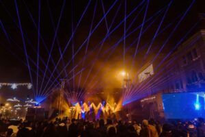 FOTO: Lasere și muzică, la Revelionul în stradă de la Târgu Mureș
